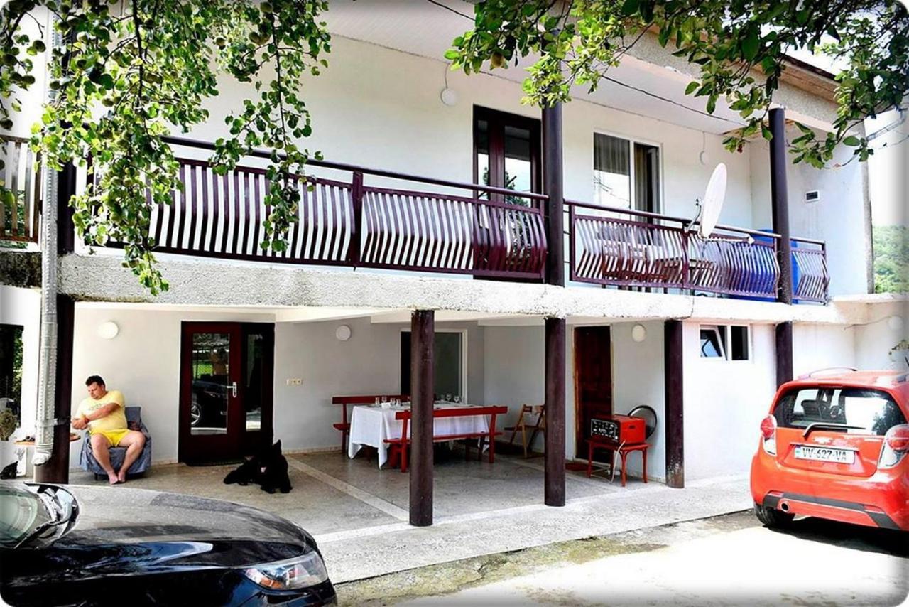 Guest House Qedi Jvari Exteriör bild